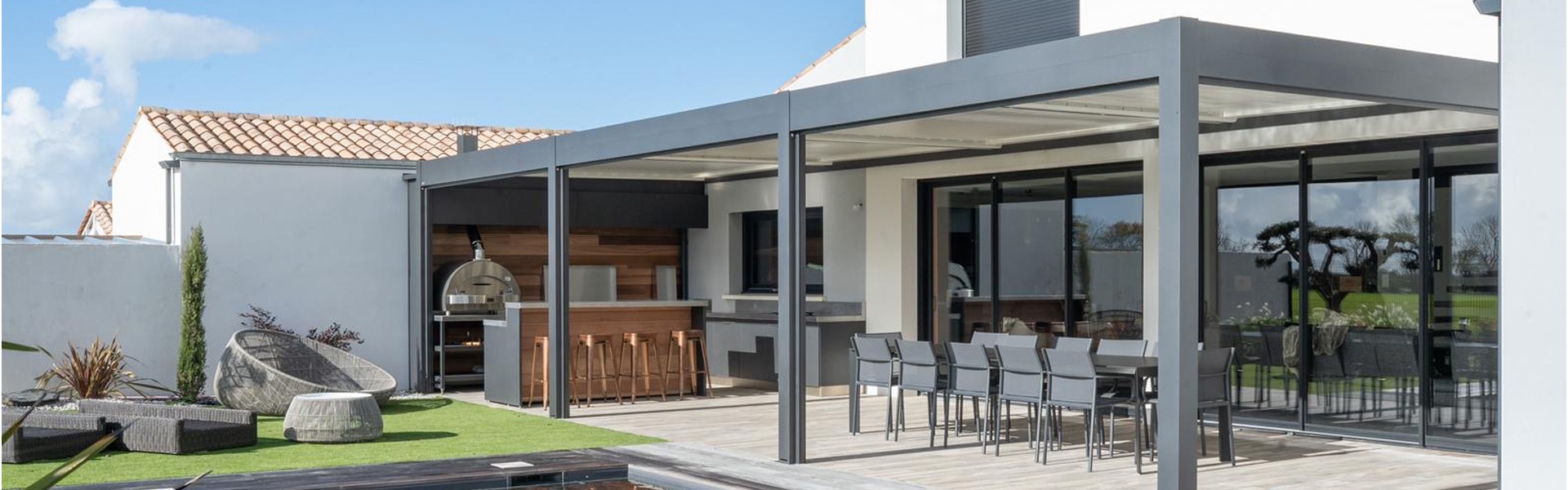 Pergola bioclimatique sur mesure LI-SU DES TEMPS